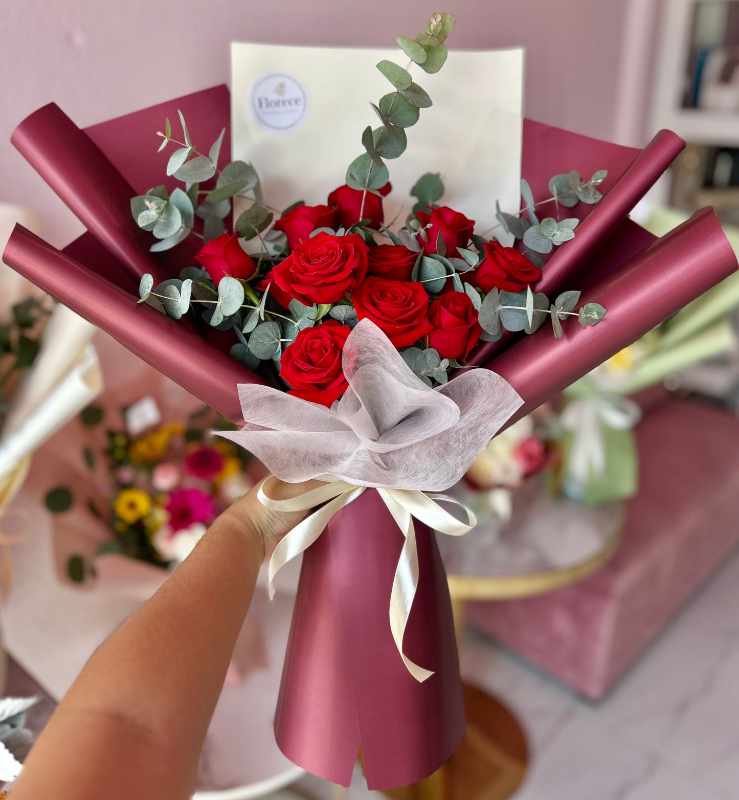 12 rosas rojas 🌹