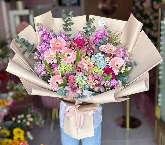 Orquídeas y tulipanes 🌸