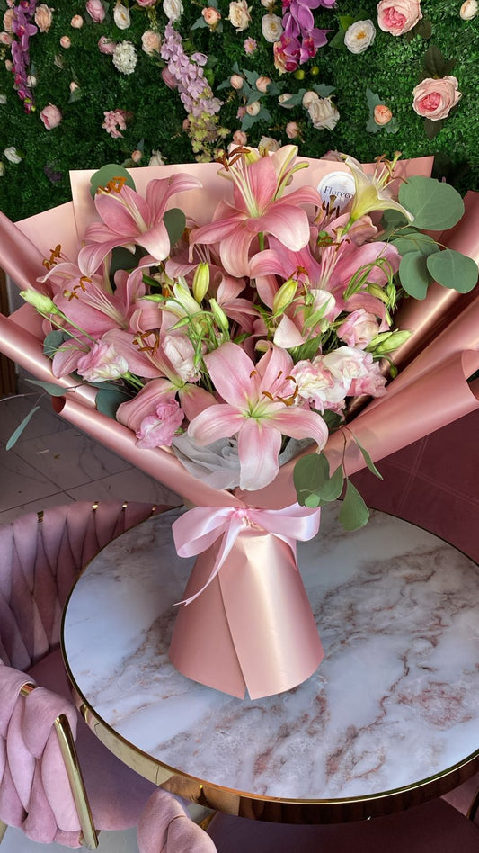 Lirios rosas pastel